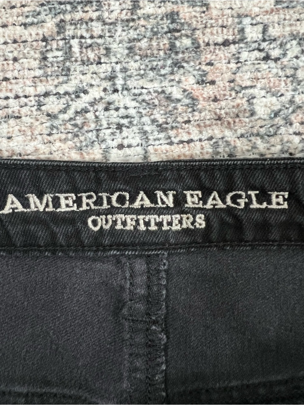 American Eagle Black Denim Mini Skirt Women’s Size 12 Button Fly Raw Hem - Picture 11 of 12